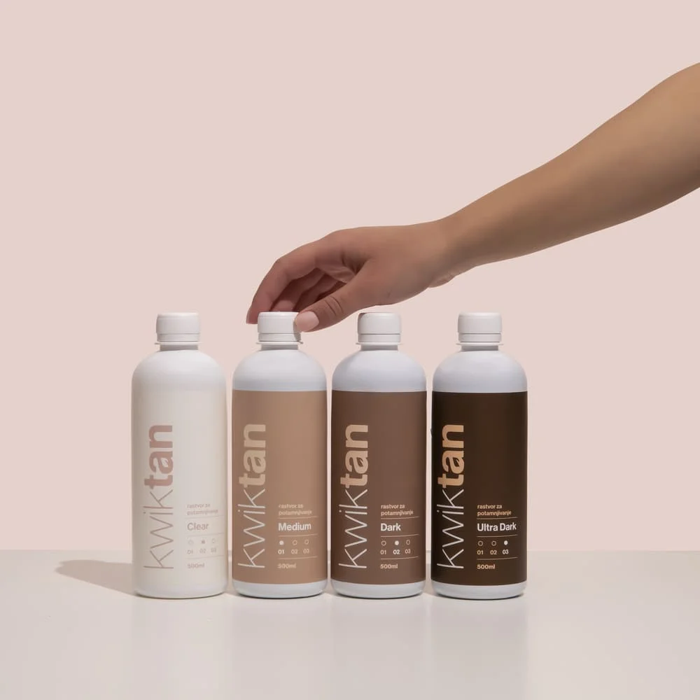 Sprej ten rastvori u svim nijansama – Clear, Medium, Dark i Ultra Dark (500ml). Brend: Kwiktan
